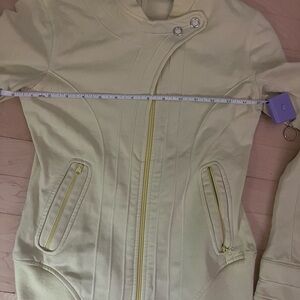 Lululemon Women's butter yellow game day moto Jacket